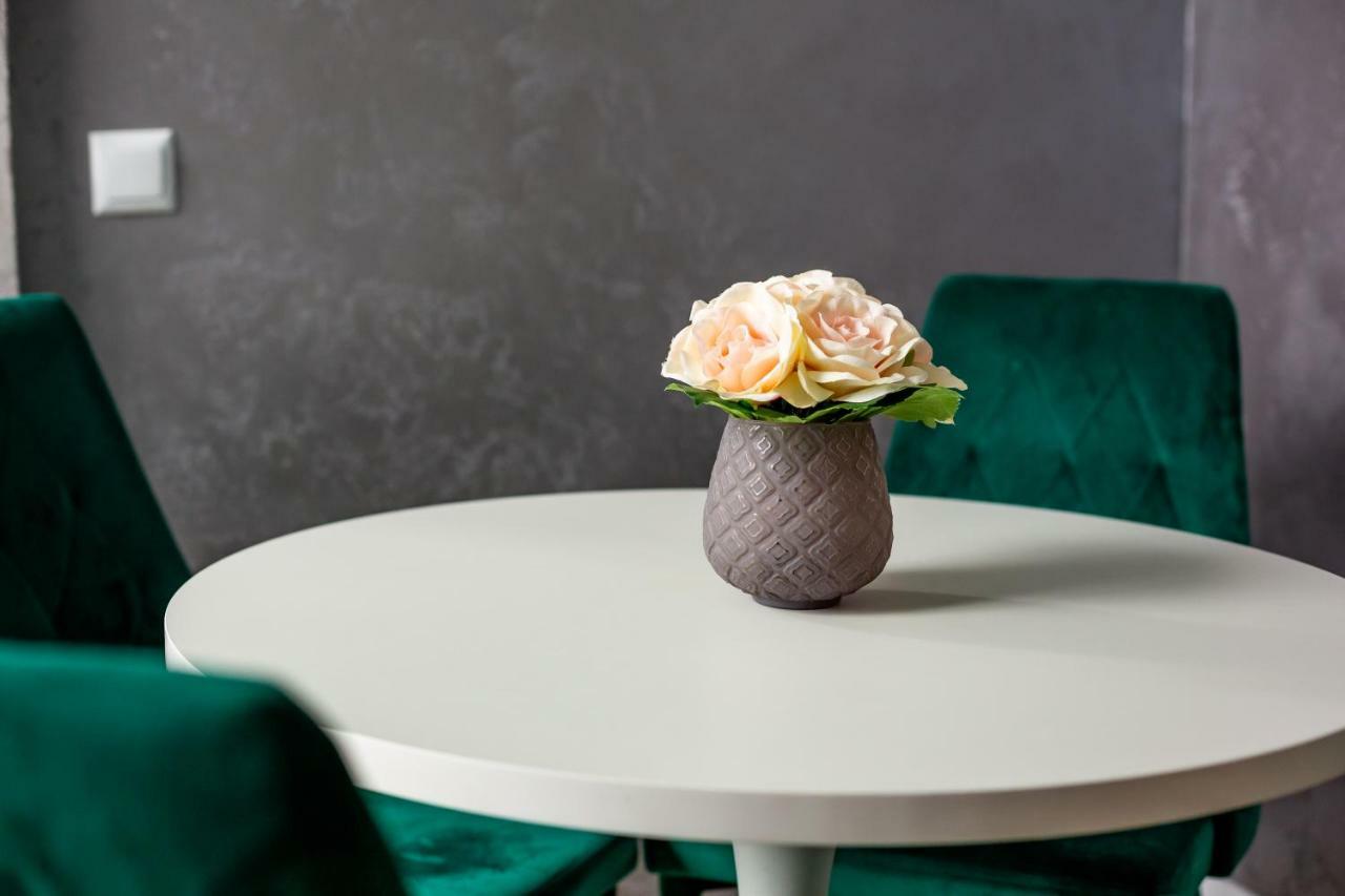 Two Bedroom Lviv Ngoại thất bức ảnh