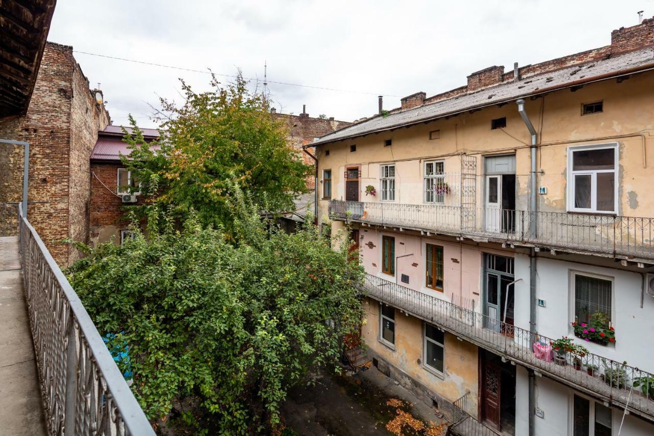 Two Bedroom Lviv Ngoại thất bức ảnh
